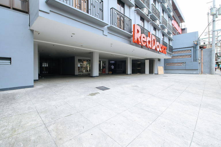Exterior & Views 2, RedDoorz Plus @ Jardin Suites Guadalupe Nuevo, Taguig