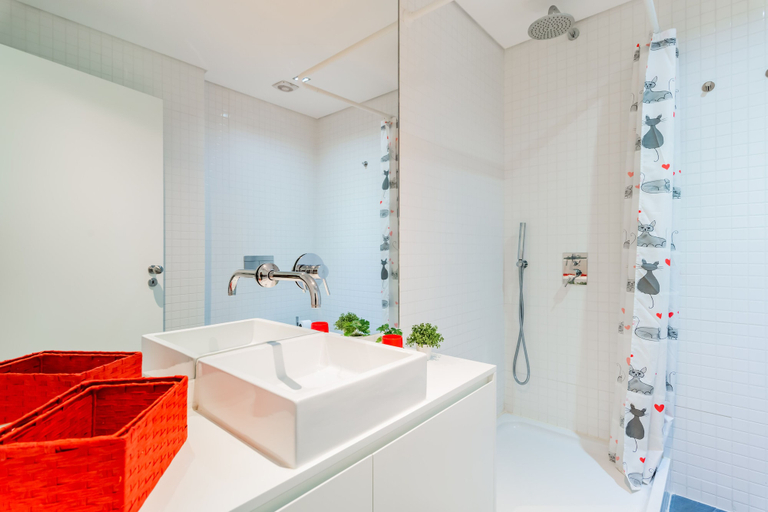 Bathroom 4, Santo Amaro Beach Apartment, Oeiras