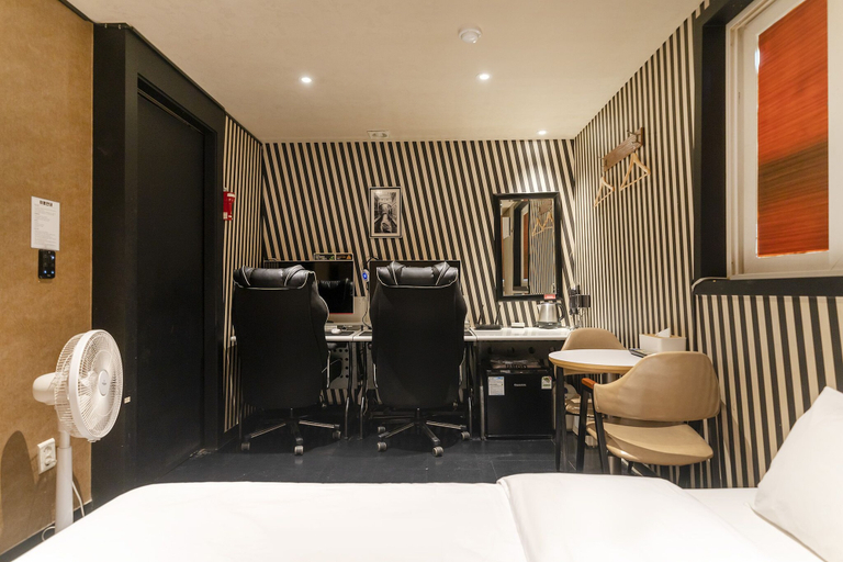 Bedroom 2, HOTEL LARIA, Suwon