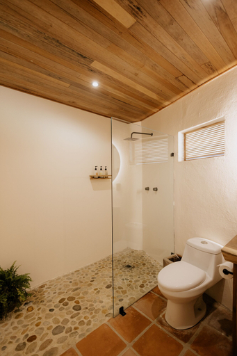 Bathroom 4, Nossa Hotel, Dist. Pochutla