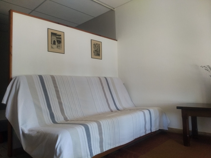 Bedroom 2, Les Jardins d'Arbousse, Gard