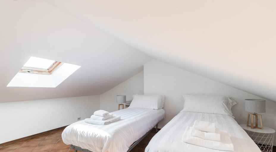 Bedroom 3, Il Borgo Apartments C3 - Sv-d600-navi44c1c, Savona