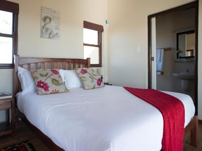 Bedroom 2, Wild Clover Cottages, Cape Winelands