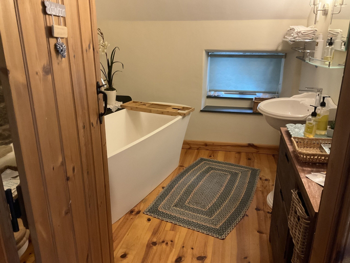 Bathroom 4, Armidale Cottages Bed & Breakfast, Cumbria