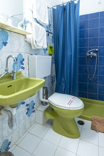 Bathroom 4, ROY Hotel, Attica