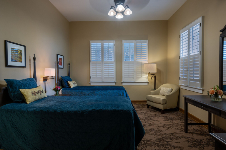 Bedroom 3, Mountain Lake Lodge, Giles