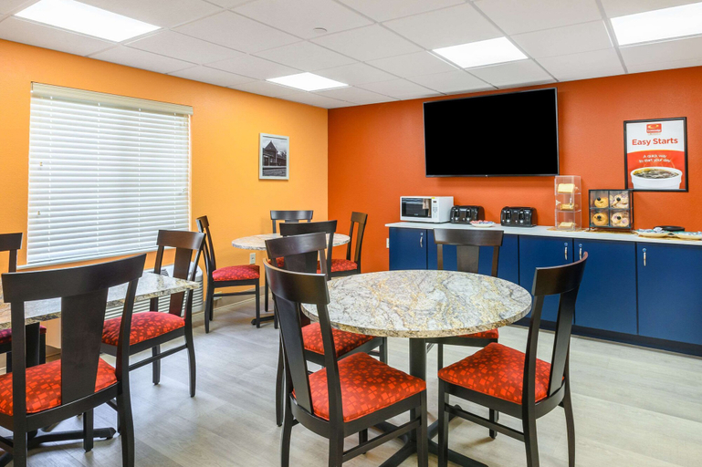Food & Drinks 5, Econo Lodge Hammond, Tangipahoa