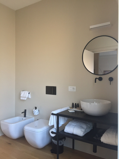 Bathroom 5, Albergo Centrale, Catanzaro