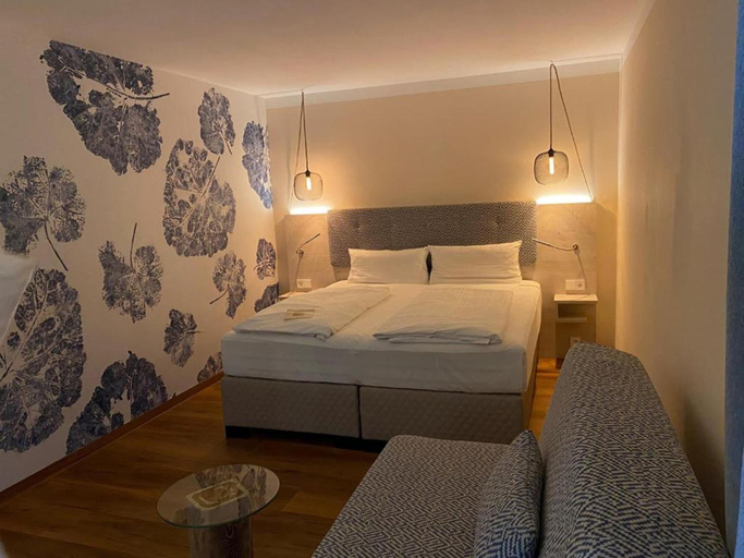 Bedroom 2, Safranberg Hotel & Sauna, Ulm