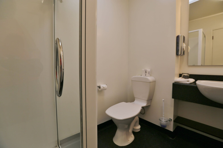 Bathroom 4, Heartland Hotel Haast, Westland