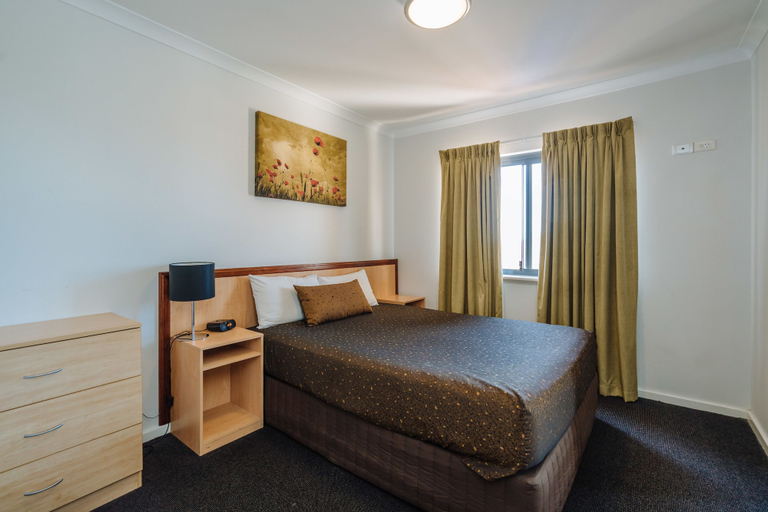 Bedroom 4, Canning Bridge Auto Lodge, Melville