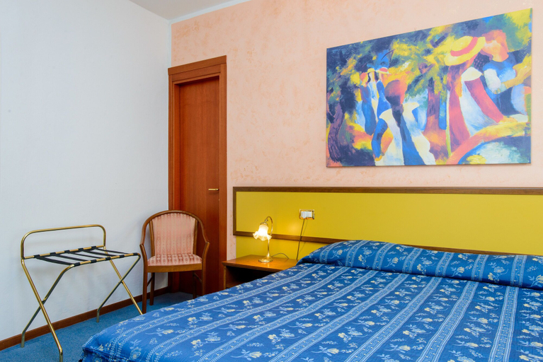Bedroom 3, Bes Hotel Papa San Pellegrino Terme, Bergamo