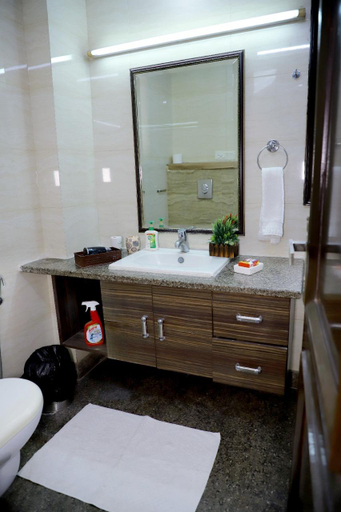 Bathroom 3, Fortune Home Service Apartment 3Bhk,J-215 Saket, Delhi