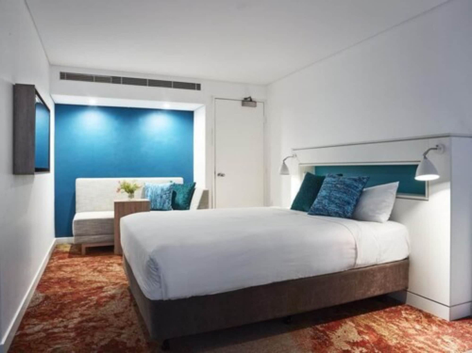 Bedroom 3, The Lost Camel, Petermann-Simpson