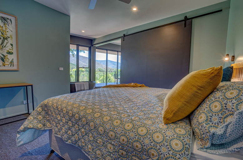 Bedroom 3, The View Bright, Alpine - East