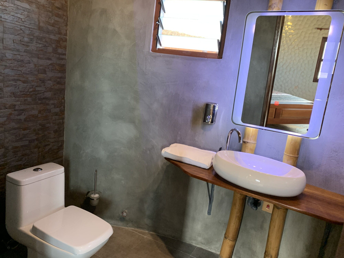 Bathroom 3, Lemon Beach Resort, Komenda-Edina-Eguafo-Abirem