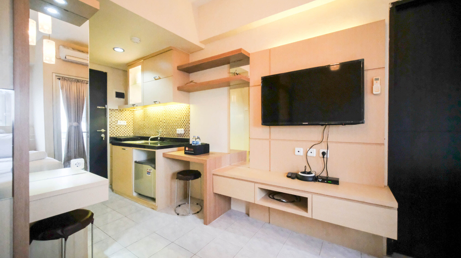Others 2, Compact and Comfy Studio at Puri Mas Apartment By Travelio, Surabaya