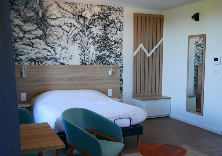 Bedroom 3, PREMIERE PIERRE, Gironde