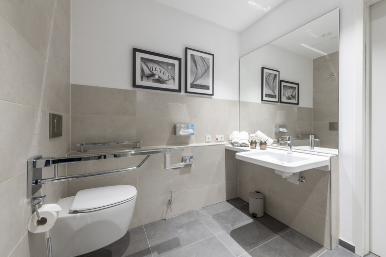 Bathroom 5, HARBR. Hotel Ludwigsburg, a member of Radisson Individuals, Ludwigsburg