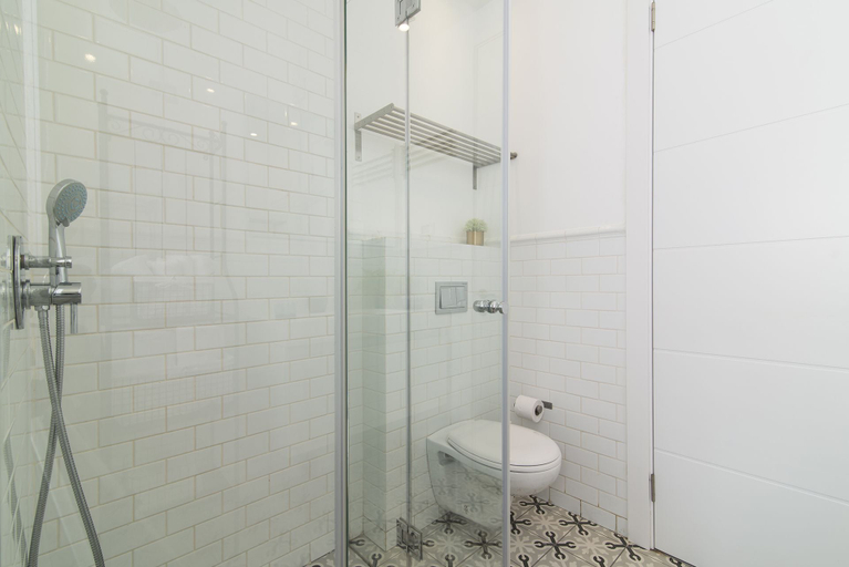 Bathroom 3, Bauhaus Boutique by TLV2rent