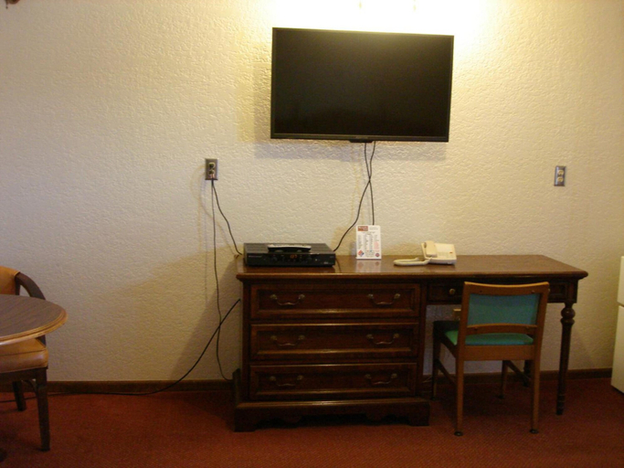 Others 5, Nevada Inn, Vernon