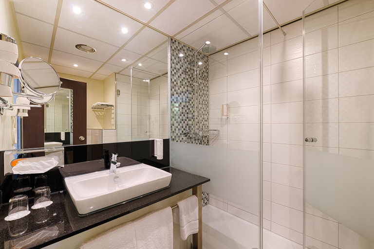 Bathroom 4, NOVINA HOTEL Wöhrdersee Nürnberg City, Nürnberg