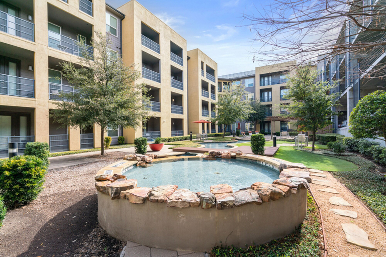 Exterior & Views 2, Kasa Love Field-Medical District Dallas, Dallas