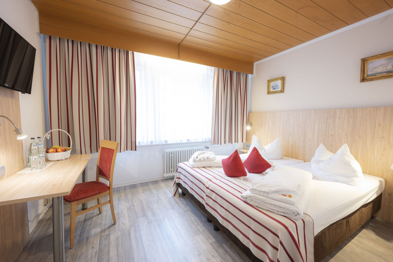 Bedroom 4, Hotel Astoria, Stuttgart