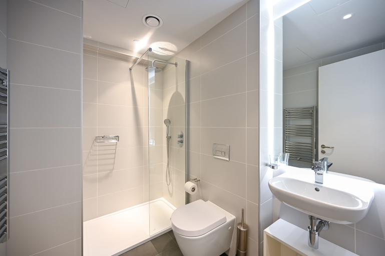 Bathroom 4, Staycity Aparthotels, Dublin, Mark Street, Dublin