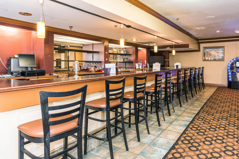 Food & Drinks 5, Ramada by Wyndham Birmingham Airport, Jefferson