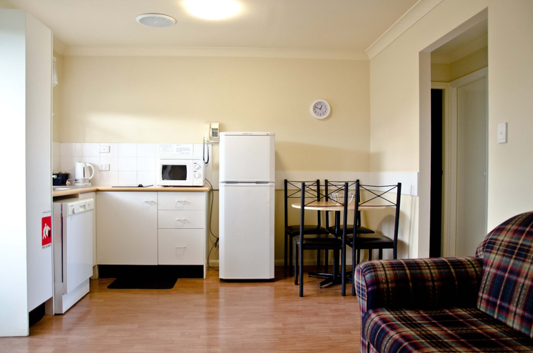 Others 4, Baybrook Motor Inn & Apartments, Muswellbrook
