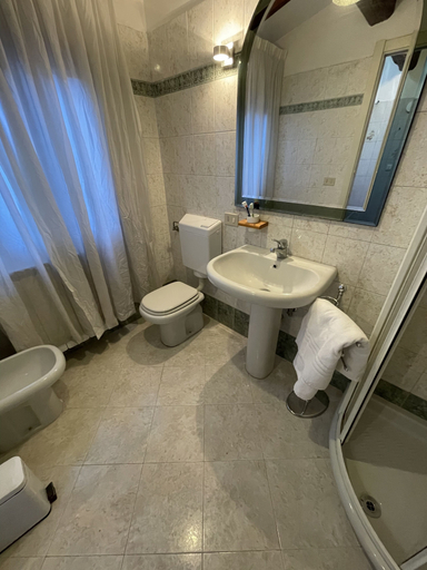 Bathroom, King's Garden, Venezia