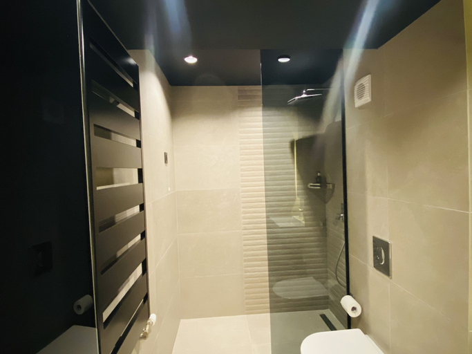 Bathroom 3, Hotel Royal Mountain, Valjevo