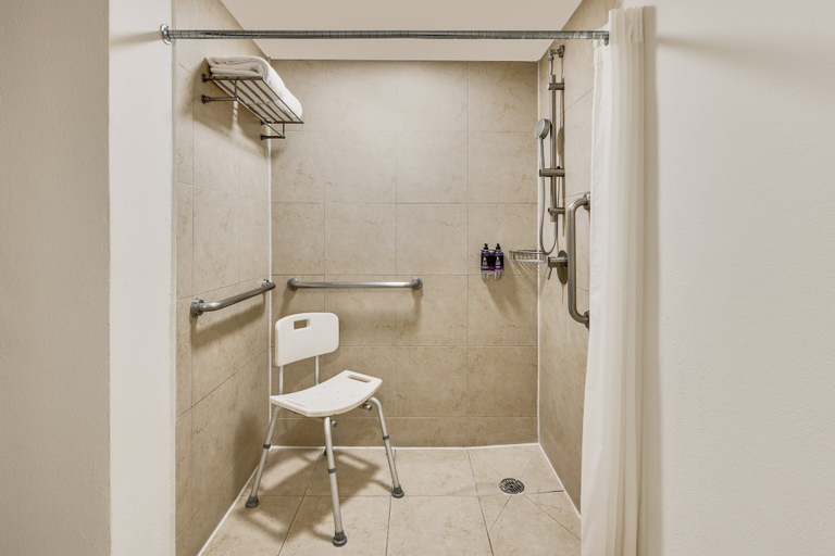 Bathroom 4, Fiesta Inn Guadalajara Expo, Zapopan