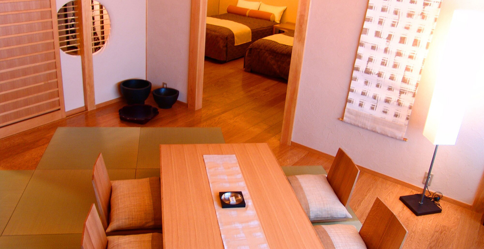Bedroom 3, Miyako, Gero