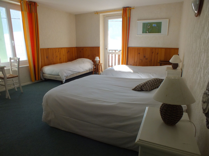 Bedroom 2, Hôtel La Prairie, Isère