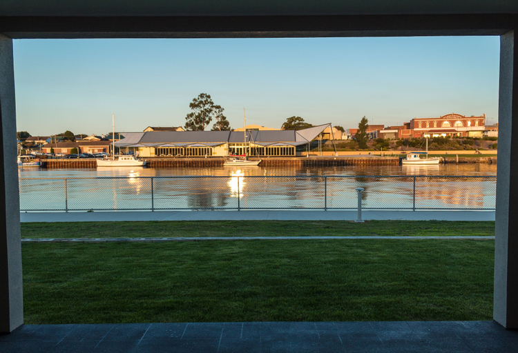 Ulverstone Waterfront Apartments, Central Coast - Pt A