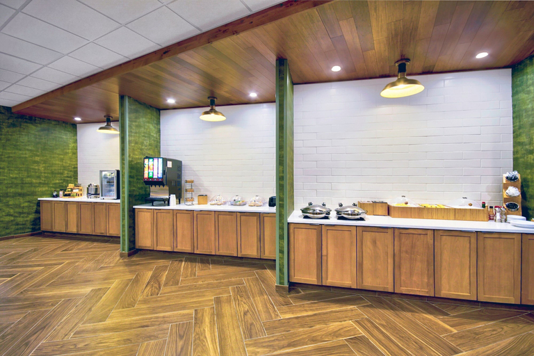 Food & Drinks 5, Fairfield Inn & Suites by Marriott Cincinnati North, Butler