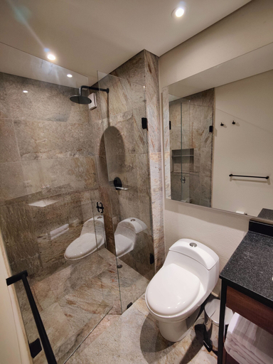 Bathroom, R1 - Artístico loft en la Candelaria, Santafé de Bogotá