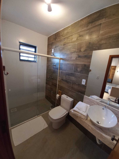 Bathroom 3, CHALÉS BELO VALE, Tiradentes