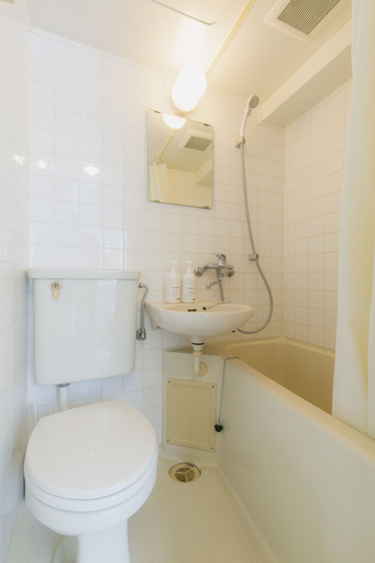 Bathroom, Akebono 5-D, Naha