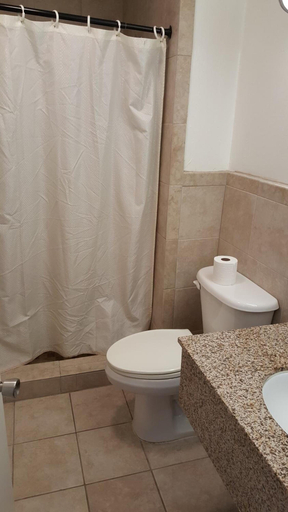 Bathroom 4, Luxury Inn & RV Park, Karnes