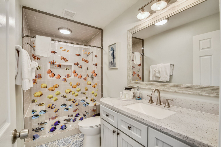 Bathroom 3, Sea Gem, Galveston