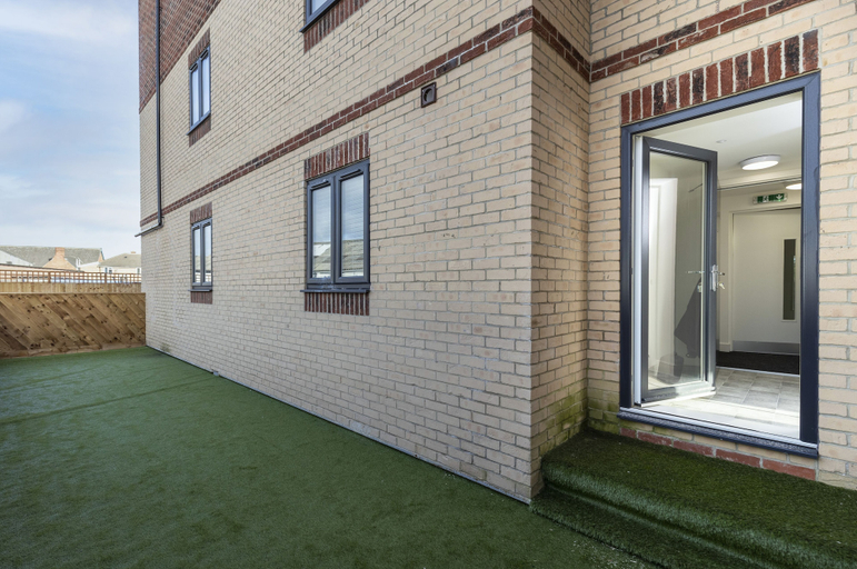 Exterior & Views, 1 Avery Gardens - 1 Bedroom Apartment, Darlington