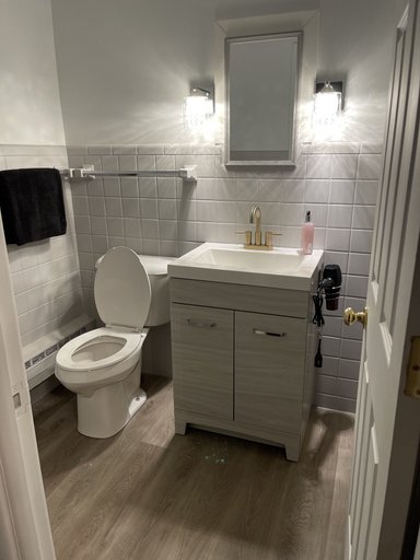 Bathroom 3, Red Lotus Inn, Milwaukee