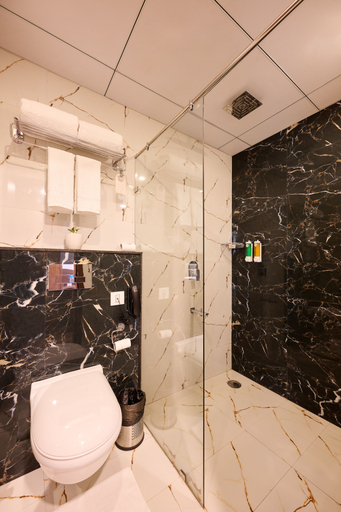 Bathroom 4, Renest Haridwar, Dehradun