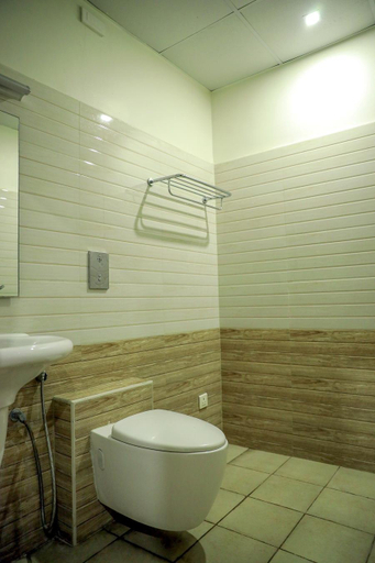 Bathroom 2, HOTEL PKP GRAND, Dharmapuri