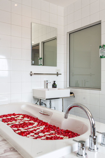 Bathroom 3, Monotel Aonang, Mueang Krabi