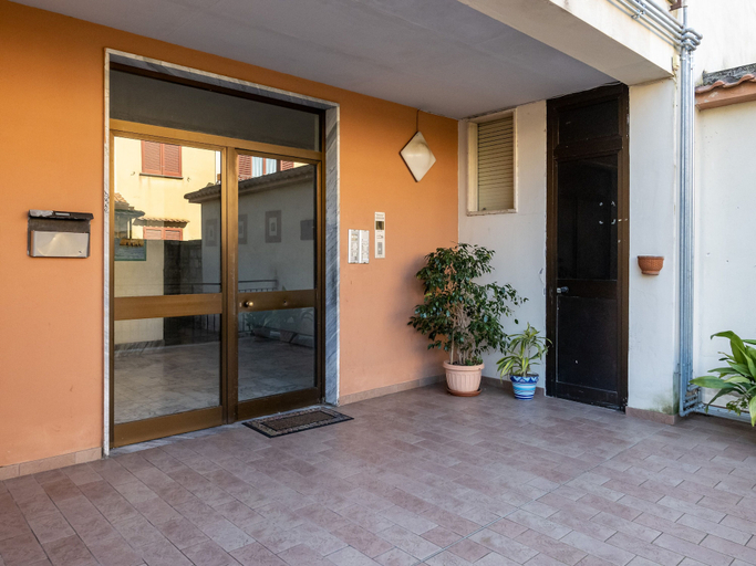 Others 4, Harmony House, Napoli