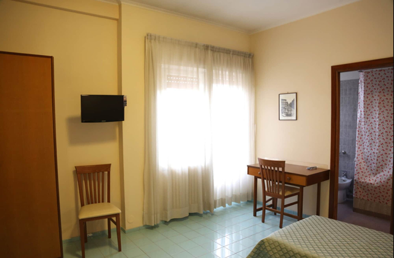Bedroom 3, Istituto Piccole Ancelle di Cristo Re, Roma